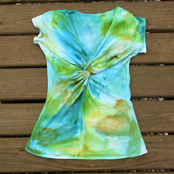 Blue Green Tie Dye Shirt - Twisted Front - Picture 5 of 5